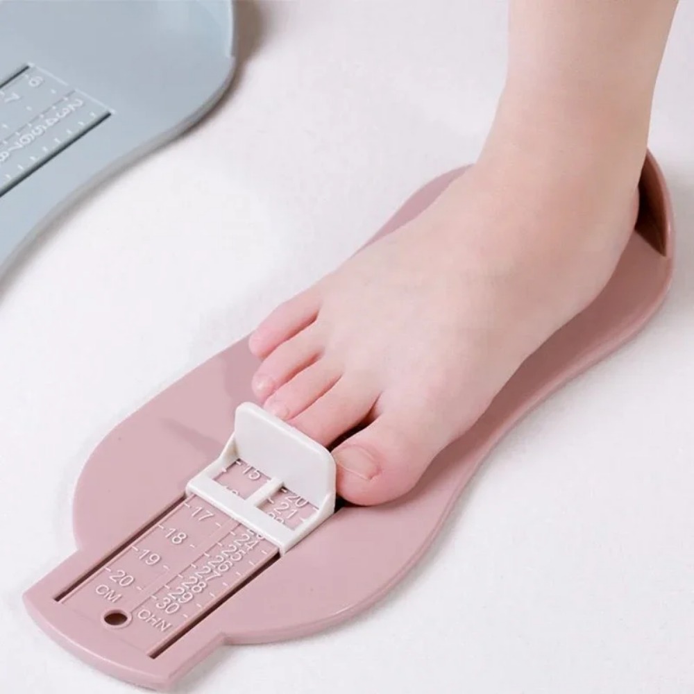 ベビーフットメジャー キッズシューズサイズ測定器 幼児の足長 - Home Improvement Supplies のレビューと価格